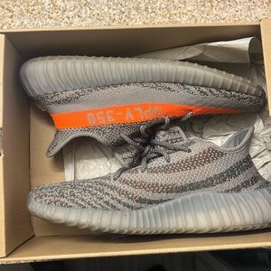 Yeezy baluga v2